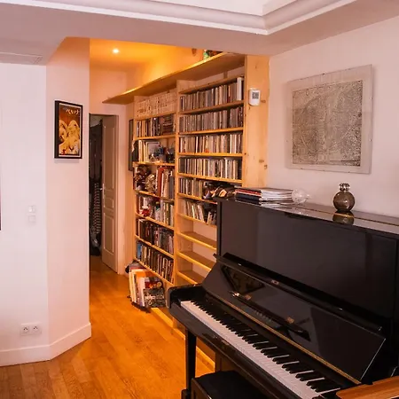 Daire Atelier Artiste A Montmartre Paris